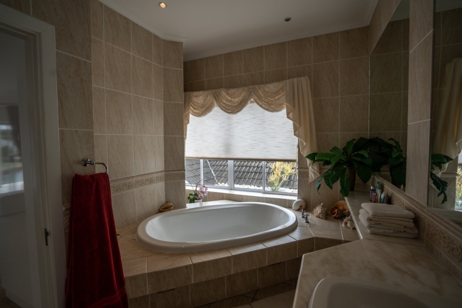 6 Bedroom Property for Sale in Royal Alfred Marina Eastern Cape